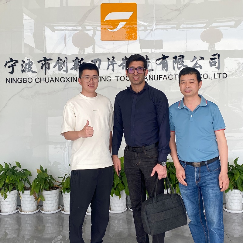 Kunde aus Übersee besucht Ningbo Chuangxin Cutting-Tool Manufacture Co., Ltd.